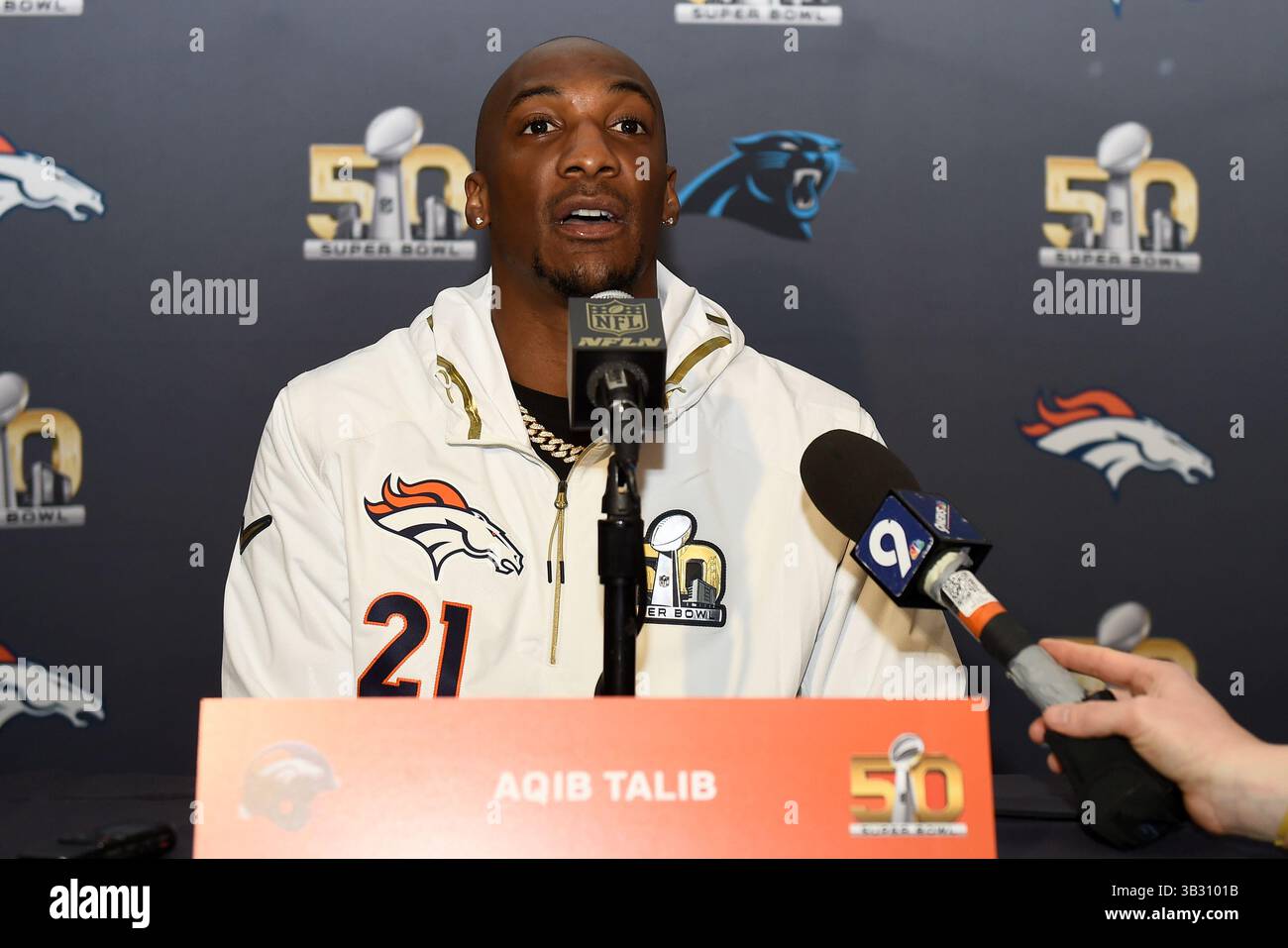 Martedì 2 febbraio 2016: Il cornerback dei Denver Broncos Aqib Talib (21) parla ai media durante una conferenza stampa per il Super Bowl 50 della National Football League tra i Denver Broncos e i Carolina Panthers. Eric Canha/CSM(immagine di credito: © Eric Canha/CSM tramite filo ZUMA) Foto Stock
