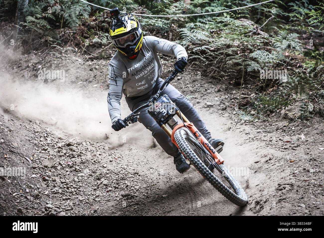 MAYDENA, AUSTRALIA - 08 FEBBRAIO: George BRANNIGAN della nuova Zelanda gareggia nelle prove finali prima della finale a Red Bull Hardline Tasmania il prossimo febbraio Foto Stock