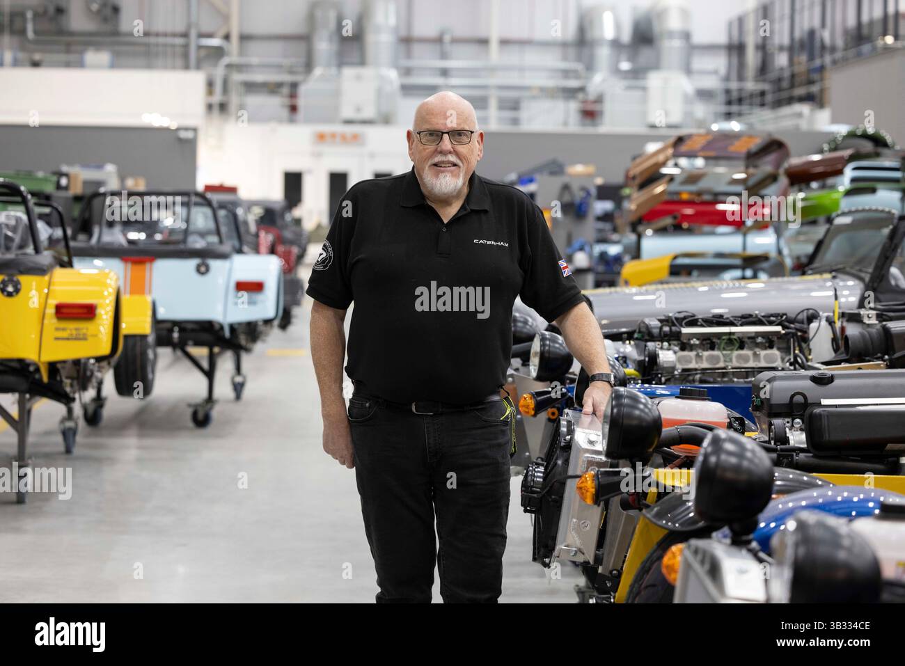 Ripresa di auto sportive britanniche, stabilimento della Caterham a Dartford, Kent, Inghilterra, Regno Unito, nella foto il CEO Bob Laishley. Foto Stock