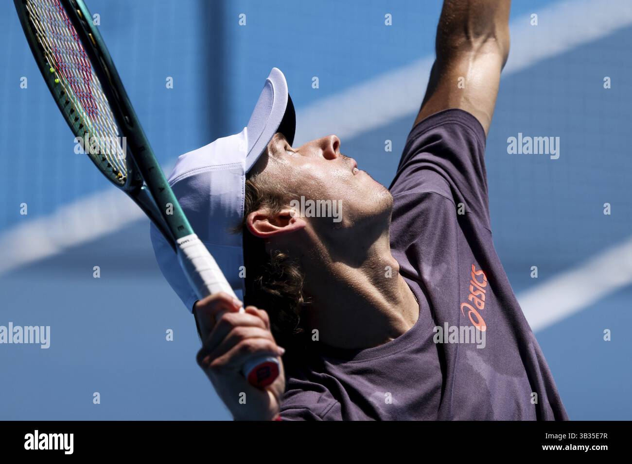 MELBOURNE, AUSTRALIA - 10 GENNAIO: Alex De Minaur dell'Australia durante le prove con Andrey Rublev davanti agli Australian Open 2025 al Melbourne Park Foto Stock