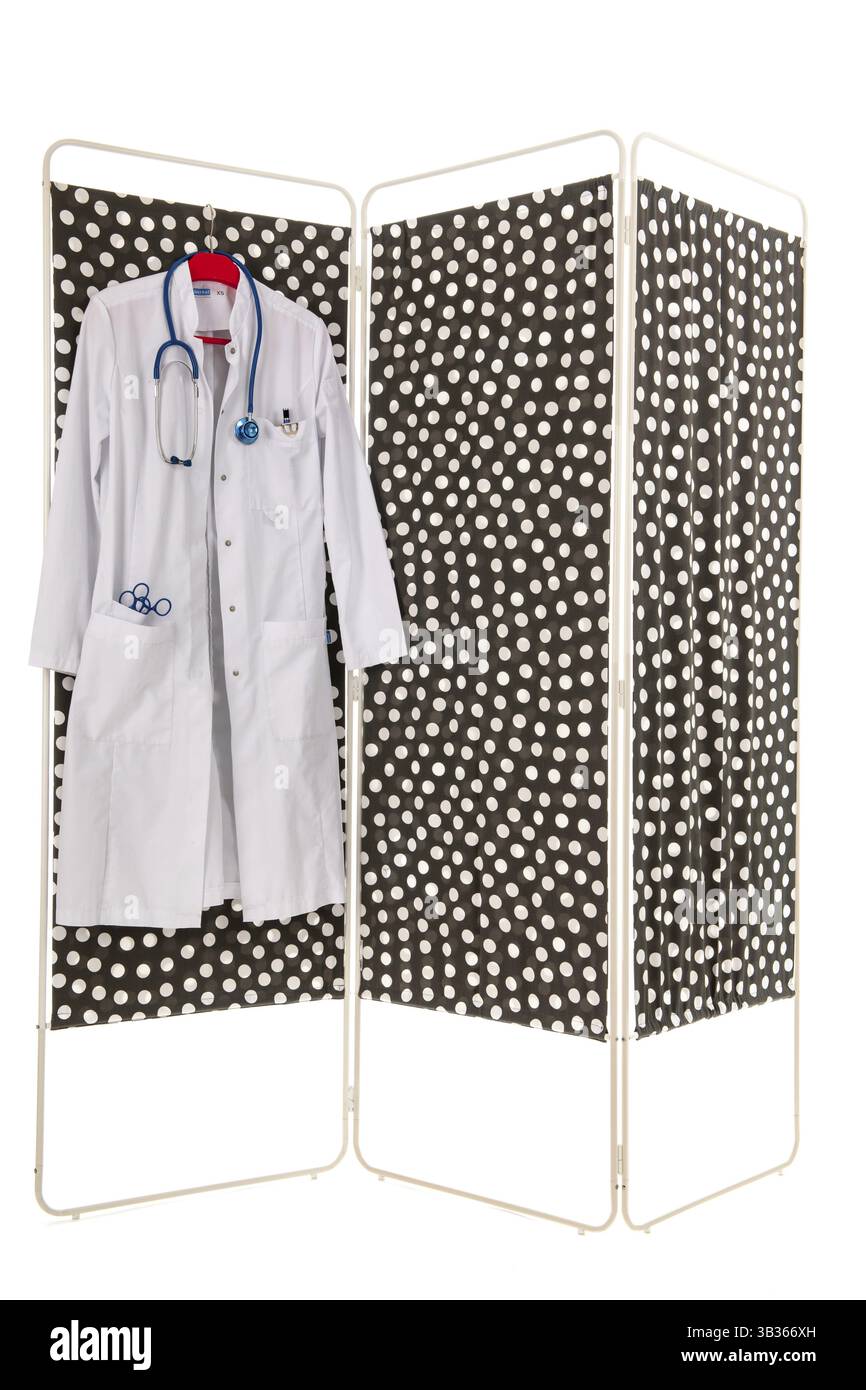 Trattamento medico camera con devider e rivestire del medico isolate su sfondo bianco Foto Stock