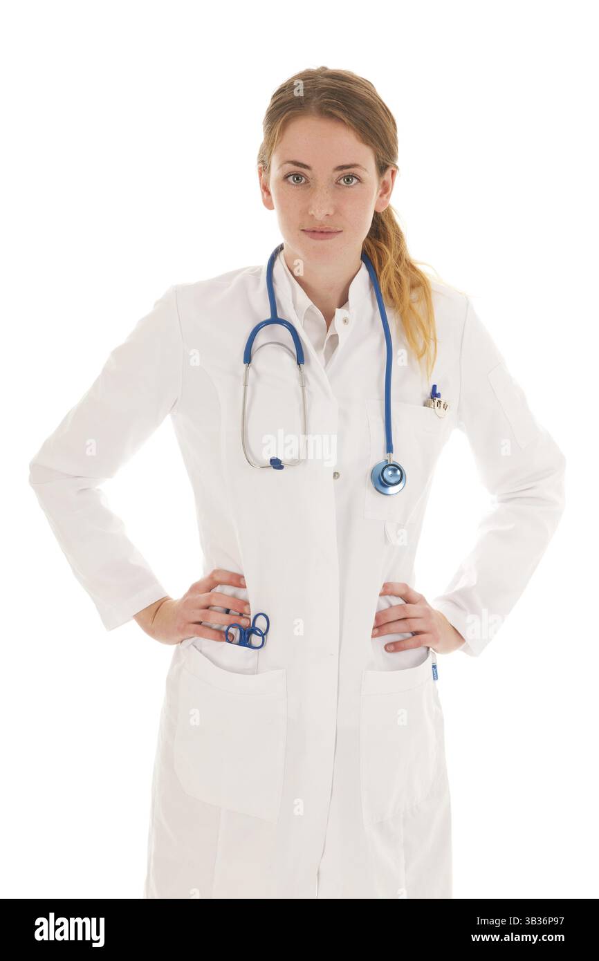 Medico donna con uno stetoscopio isolate su sfondo bianco Foto Stock
