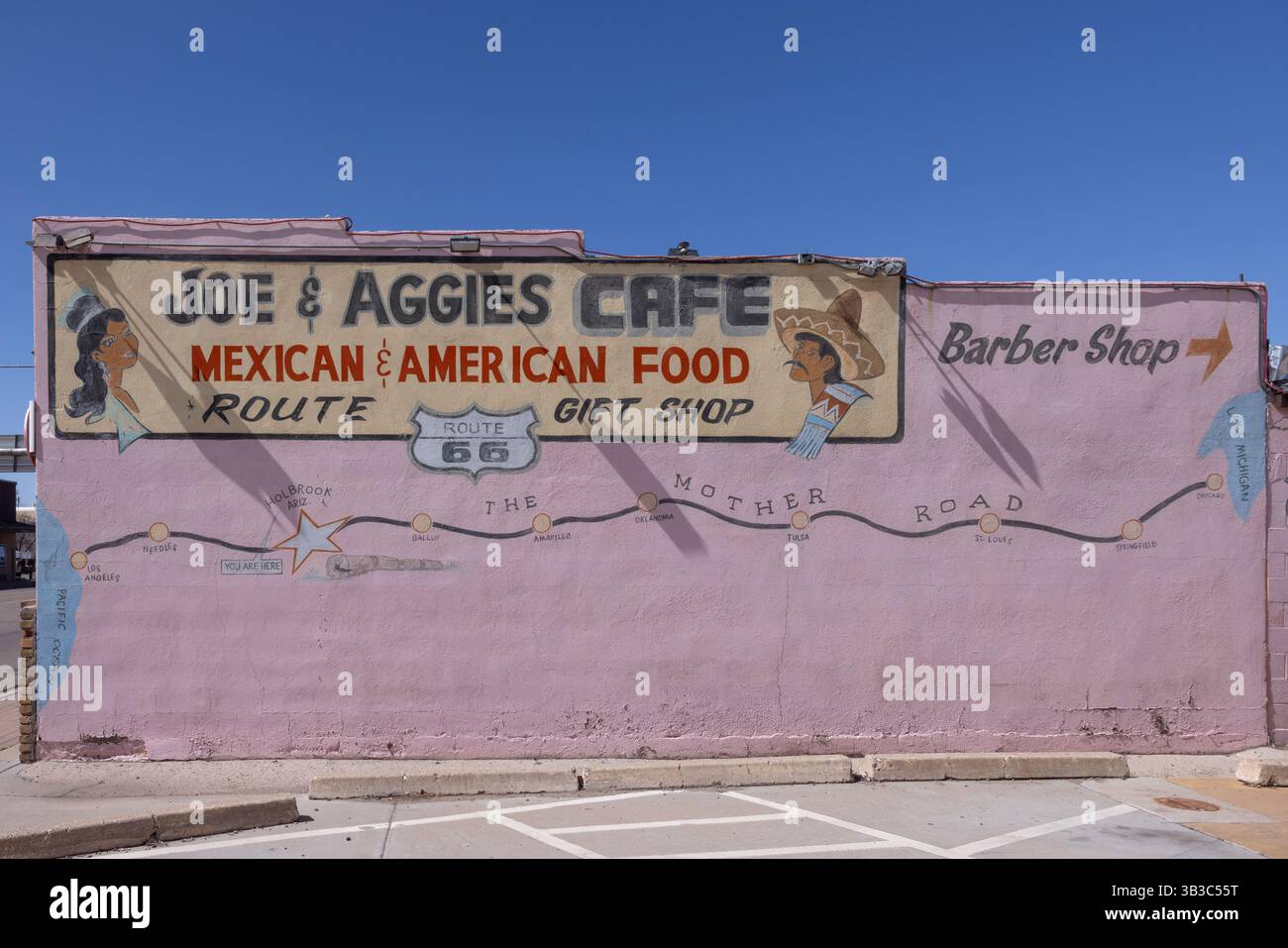Murale sul lato del Joe and Aggies Cafe sulla storica Route 66, Holbrook, Arizona Foto Stock