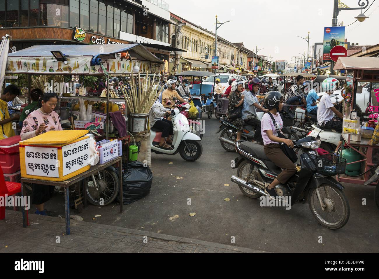 Scena di strada, Siem Reap, Cambogia, Asia sud-orientale, Asia Foto Stock