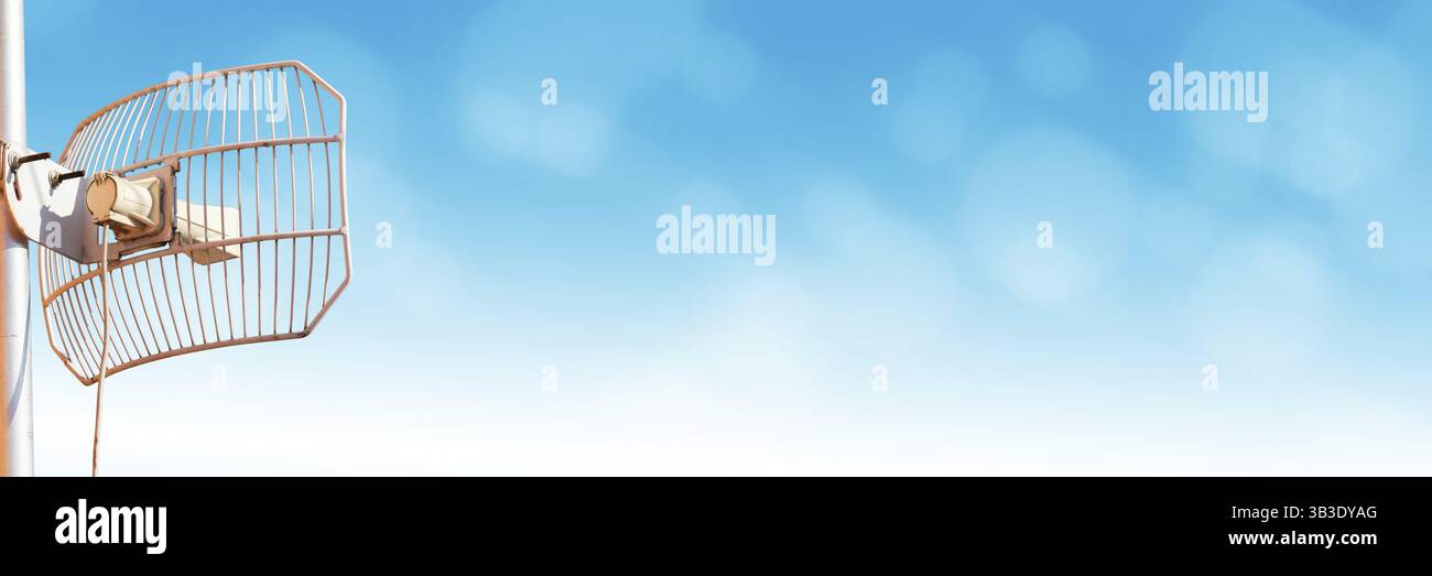 Una speciale antenna aperta utilizzata nel settore delle telecomunicazioni, nonché nelle reti cellulari e Internet wireless. Tecnologia di invio digitale a. Foto Stock