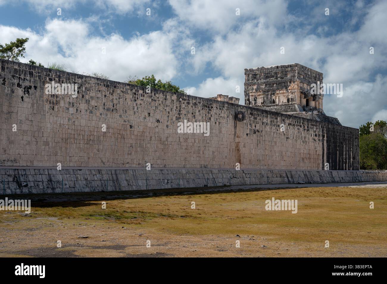 Il grande campo da ballo di Chichen Itza, Messico Foto Stock