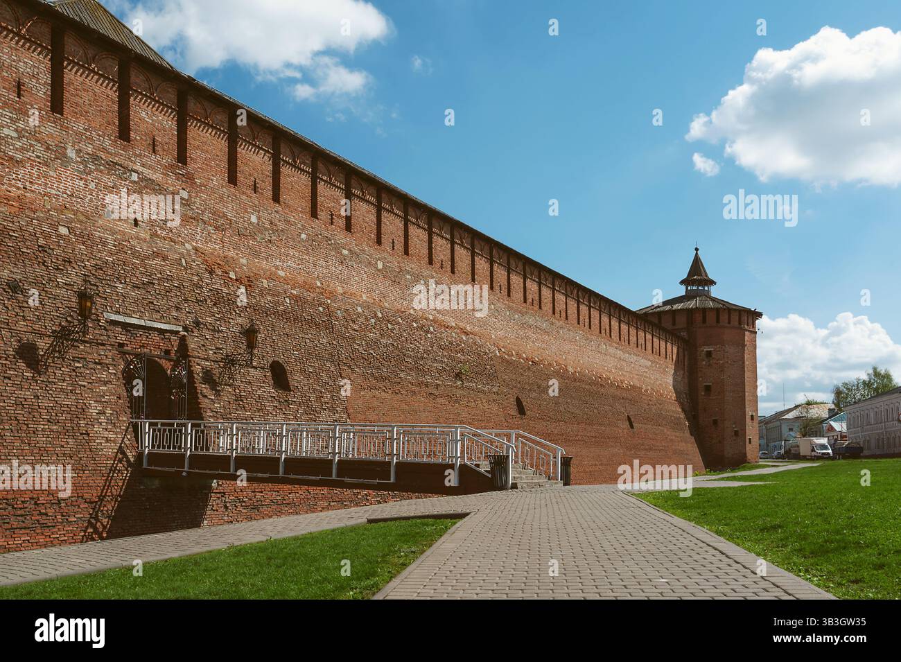 Kolomna, torre granovitaya. Frammento di antiche mura della fortezza e della Torre Granovitaya. Cremlino Kolomna. Foto Stock
