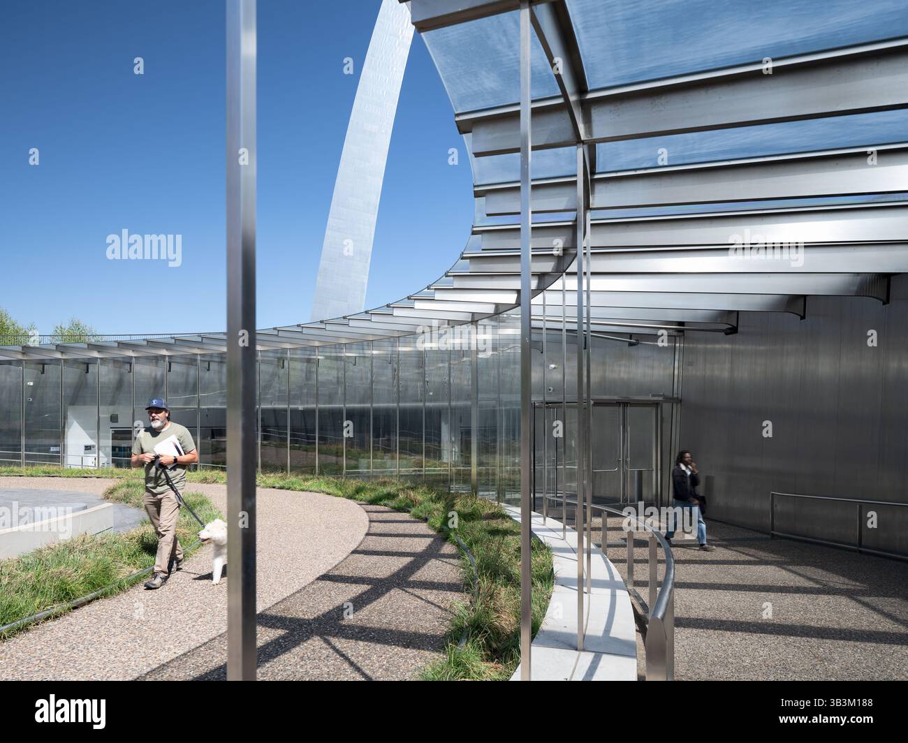 Gateway Arch Museum and Visitor Center, sede: St. Louis, Missouri, Architects: Cooper Robertson, James Carpenter Design Associates, Trivers Foto Stock