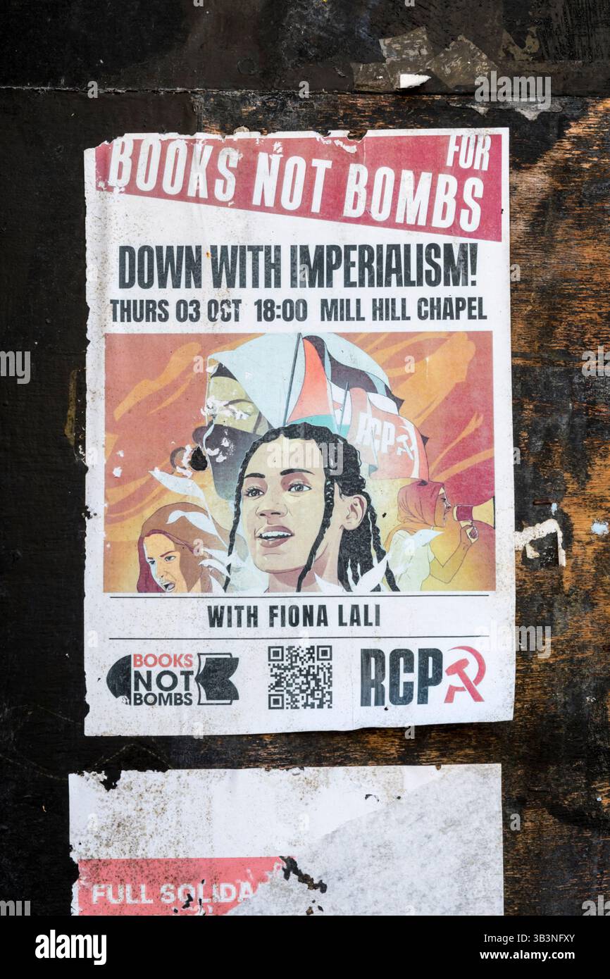 Un vecchio poster del Partito Comunista Rivoluzionario a Bradford. Foto Stock
