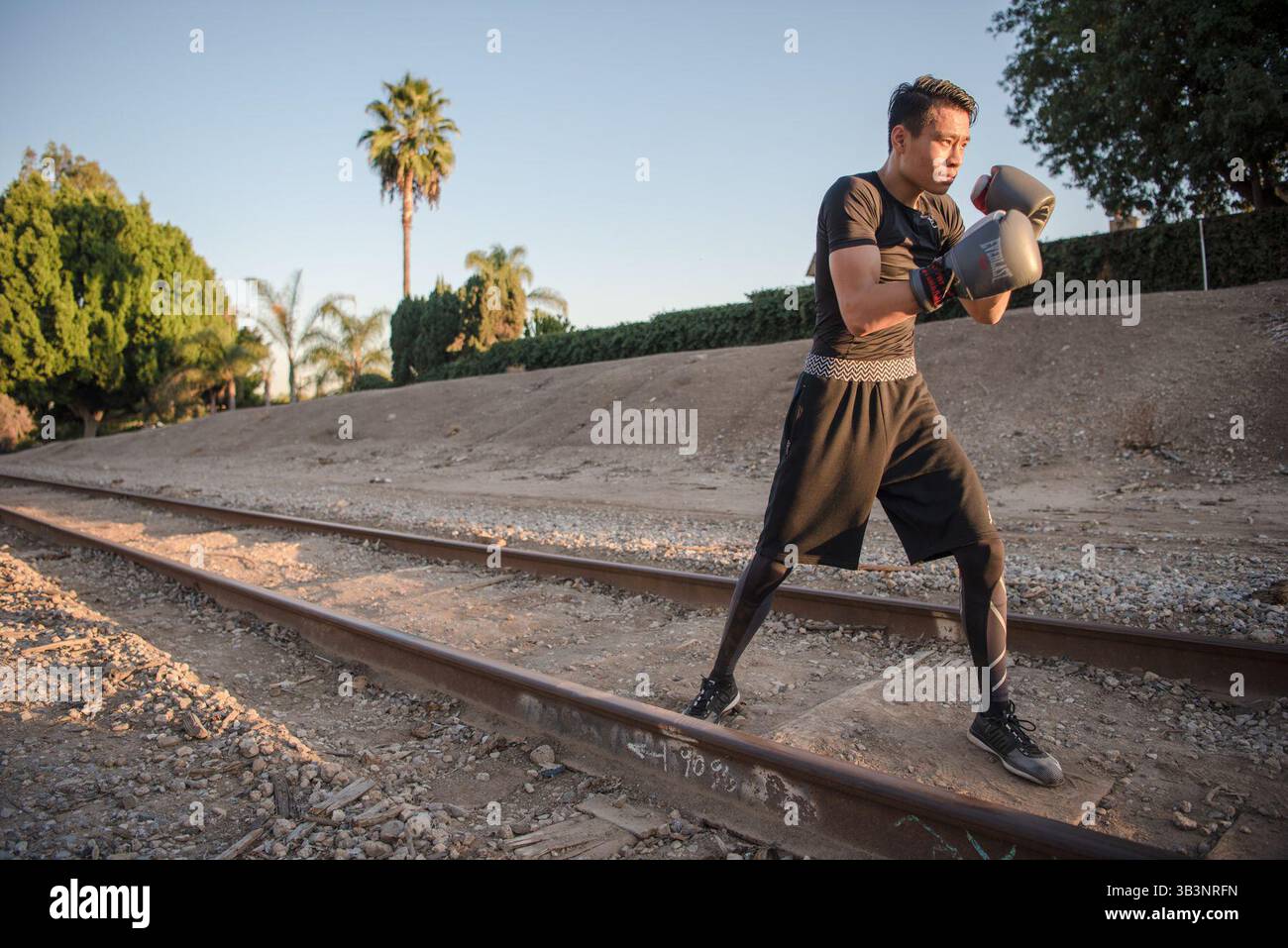 3 novembre 2016 - la Habra, California, Stati Uniti - Un pugile semi-professionista si allena fuori la Habra Boxing Gym a la Habra, California. (Immagine di credito: © Morgan Lieberman via ZUMA Wire) Foto Stock