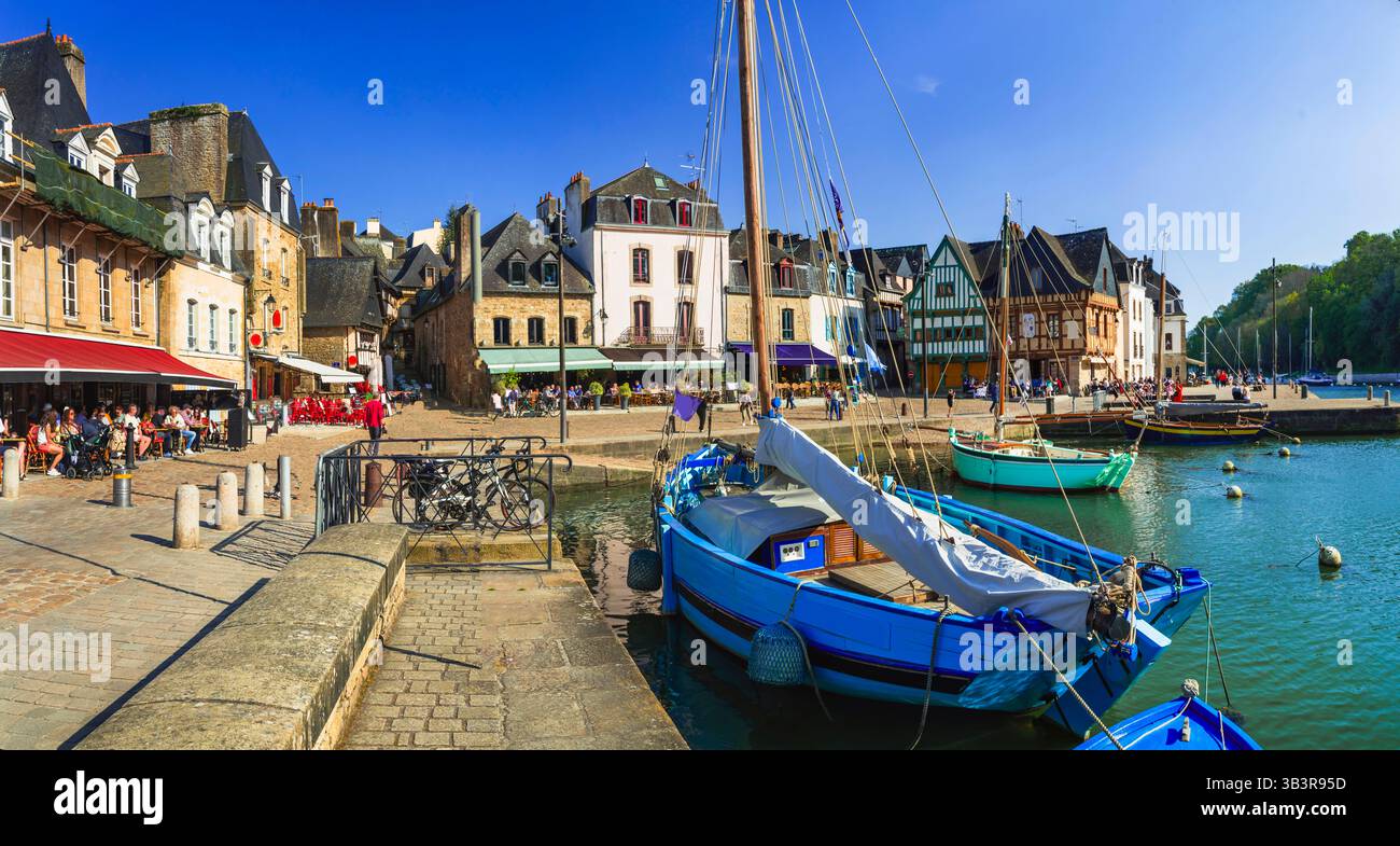 Viaggi in Francia, i luoghi francesi più belli della Bretagna e i tradizionali villaggi di pescatori. Pittoresco porto vecchio di Saint-Goustan e Auray Foto Stock