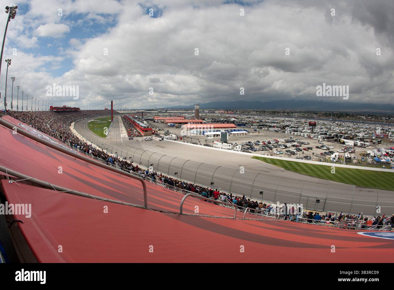 27 marzo 2011 - Fontana, California, Stati Uniti - Una vista dell'Auto Club Speedway durante la NASCAR Sprint Cup Series Auto Club 400. (Immagine di credito: © Brandon Parry via ZUMA Wire) Foto Stock