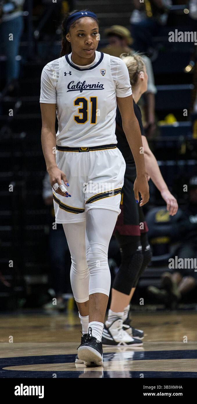 28 gennaio 2018 Berkeley, CA U.S.A., centro/attaccante della California Kristine Anigwe (31) ha segnato 15 punti, 8 rimbalzi, 1 assist e 2 block shot durante la partita di pallacanestro femminile NCAA tra Arizona State Sun Devils e California Golden Bears 42-57 perse all'Hass Pavilion Berkeley California. Thurman James / CSM(immagine di credito: &Copy; Thurman James/CSM tramite cavo ZUMA) Foto Stock