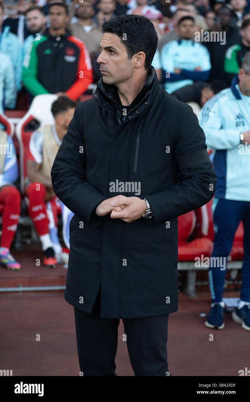 LONDRA, INGHILTERRA - APRILE 29: Mikel Arteta, Manager dell'Arsenal, ha preceduto la semifinale di UEFA Champions League 2024/25 tra l'Arsenal e il Paris Saint-Germain all'Arsenal Emirate Stadium il 29 aprile 2025 a Londra, Inghilterra. (Foto di Lounis Tiar credito: Lounisphotography/Alamy Live News Foto Stock