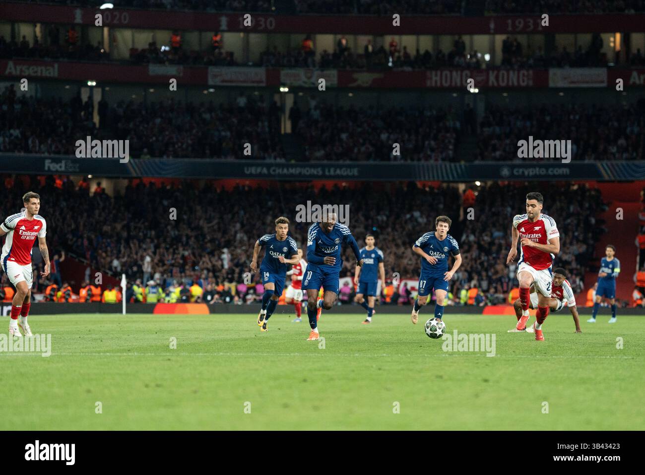 LONDRA, INGHILTERRA - APRILE 29: Ousmane Dembele e Mikel Merino durante la semifinale di UEFA Champions League 2024/25, partita di prima gamba tra Arsenal e Paris Saint-Germain all'Arsenal Emirate Stadium il 29 aprile 2025 a Londra, Inghilterra. (Foto di Lounis Tiar credito: Lounisphotography/Alamy Live News Foto Stock