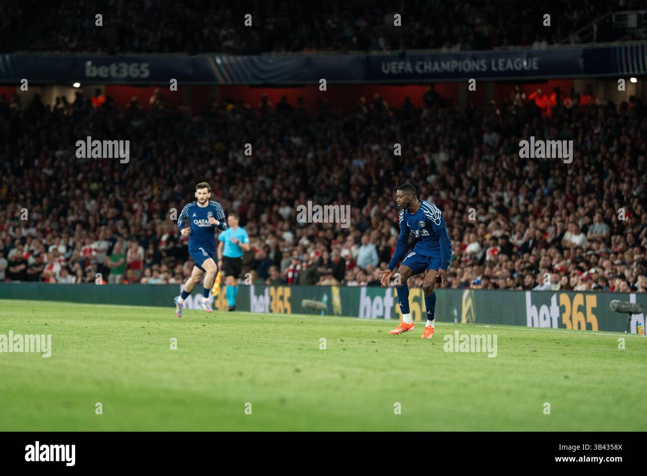 LONDRA, INGHILTERRA - APRILE 29: Ousmane Dembele durante la semifinale di UEFA Champions League 2024/25, partita di prima gamba tra Arsenal e Paris Saint-Germain all'Arsenal Emirate Stadium il 29 aprile 2025 a Londra, Inghilterra. (Foto di Lounis Tiar credito: Lounisphotography/Alamy Live News Foto Stock