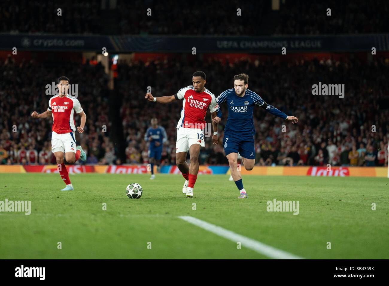 LONDRA, INGHILTERRA - APRILE 29: Khvicha Kvaratskhelia durante la semifinale di UEFA Champions League 2024/25 - partita di prima gamba tra Arsenal e Paris Saint-Germain all'Arsenal Emirate Stadium il 29 aprile 2025 a Londra, Inghilterra. (Foto di Lounis Tiar credito: Lounisphotography/Alamy Live News Foto Stock