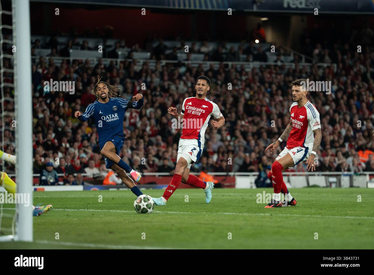 LONDRA, INGHILTERRA - APRILE 29: Bradley Barcola durante la semifinale di UEFA Champions League 2024/25, partita di prima gamba tra Arsenal e Paris Saint-Germain all'Arsenal Emirate Stadium il 29 aprile 2025 a Londra, Inghilterra. (Foto di Lounis Tiar credito: Lounisphotography/Alamy Live News Foto Stock