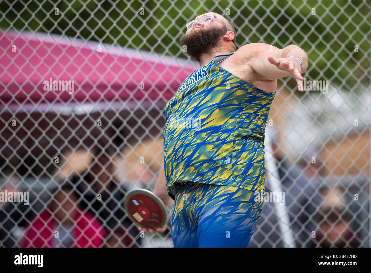 San Angelo, Texas, Stati Uniti. 5 aprile 2025. Il lanciatore di Javelinas TAMU-Kingsville Paxton Hair compete nel disco maschile durante il 53° anno David Noble Relays al Legrand Stadium al 1° Community Credit Union Field a San Angelo, Texas. Prentice C. James/CSM/Alamy Live News Foto Stock
