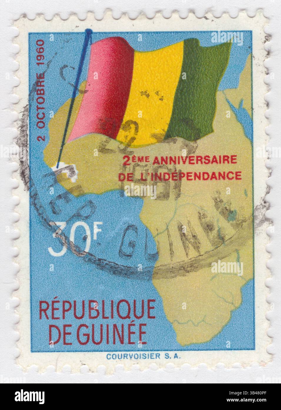 GUINEA - 1960 ottobre 2: Francobollo multicolore da 30 franchi raffigurante la Mappa e la bandiera della Guinea. Secondo anniversario dell'indipendenza. La Repubblica di Guinea è un paese costiero dell'Africa occidentale. Viene talvolta indicata come Guinea-Conakry dal nome della sua capitale Conakry, per distinguerla da altri territori della regione omonima come la Guinea-Bissau e la Guinea Equatoriale. Ex Guinea francese, ha raggiunto l'indipendenza nel 1958. Ha una storia di colpi di stato militari Foto Stock