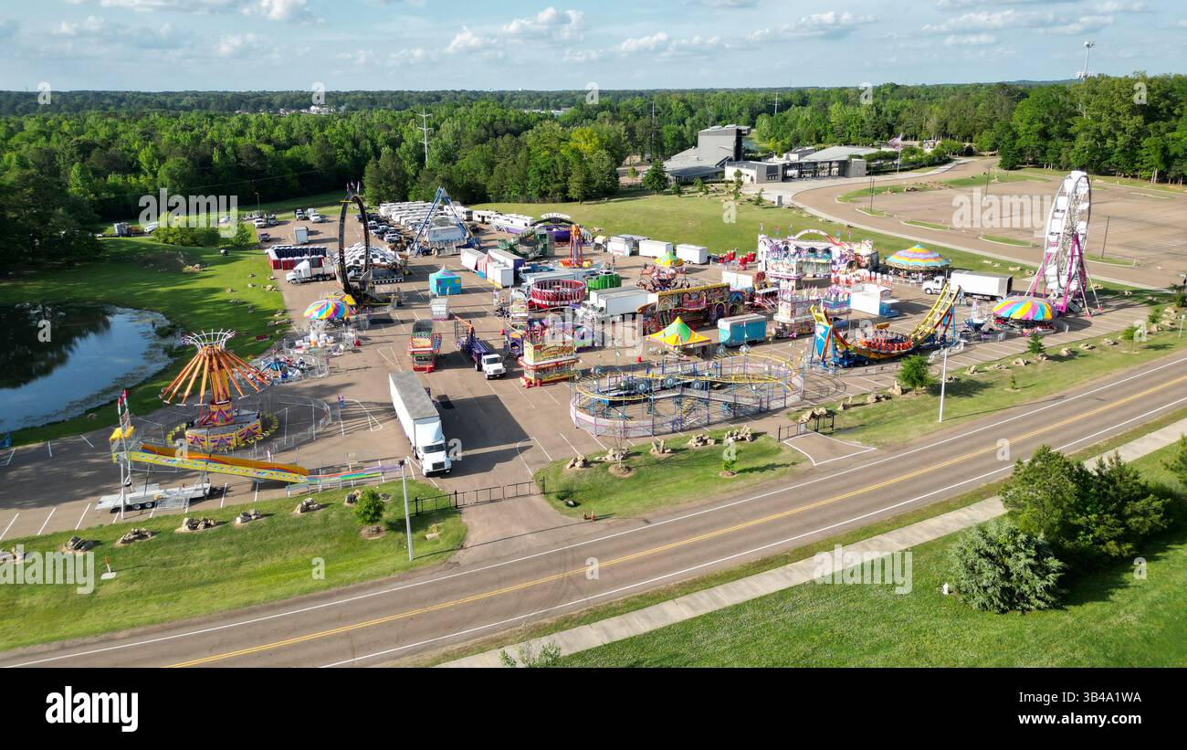 Brandon, Mississippi USA maggio 1-4 Giornate del Giubileo, alias Brandon Day, con giostre all'aperto Midway Carnival, parco per famiglie e fiera Foto Stock