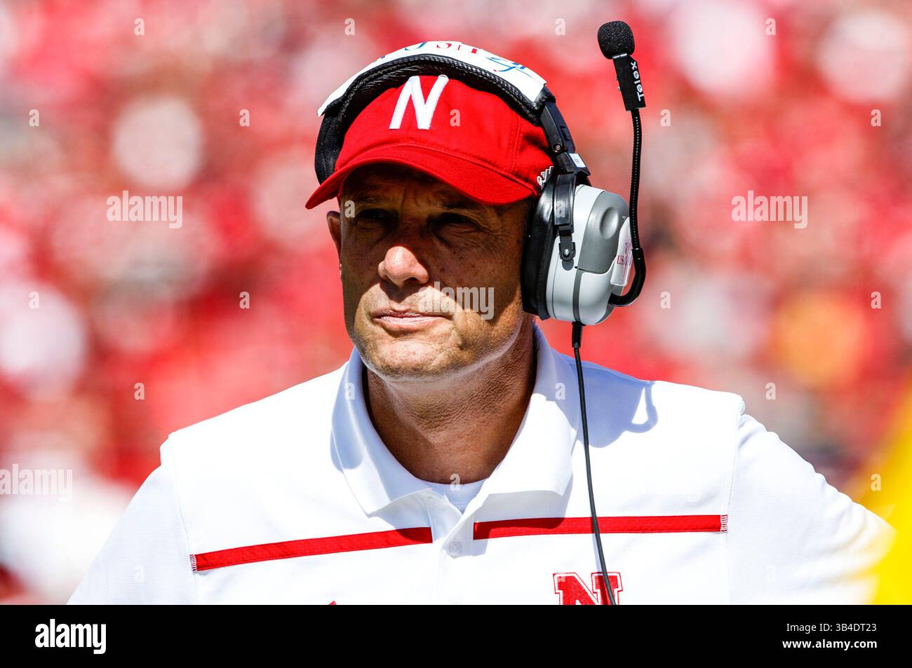 26 settembre 2015 - Lincoln, Nebraska. Stati Uniti - Nebraska Cornhuskers allenatore Mike Riley in azione durante una partita di football della NCAA Division 1 tra i Southern Mississippi Golden Eagles e i Nebraska Cornhuskers al Memorial Stadium di Lincoln, Nebraska ha vinto 36-28.presenze: 89.899.Michael Spomer/Cal Sport Media. (Immagine di credito: © Michael Spomer/CSM via ZUMA Wire) Foto Stock