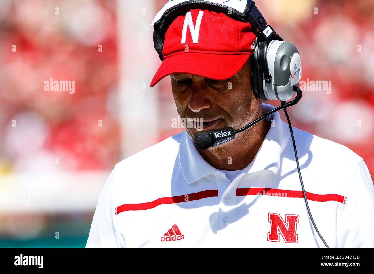 26 settembre 2015 - Lincoln, Nebraska. Stati Uniti - Nebraska Cornhuskers allenatore Mike Riley in azione durante una partita di football della NCAA Division 1 tra i Southern Mississippi Golden Eagles e i Nebraska Cornhuskers al Memorial Stadium di Lincoln, Nebraska ha vinto 36-28.presenze: 89.899.Michael Spomer/Cal Sport Media. (Immagine di credito: © Michael Spomer/CSM via ZUMA Wire) Foto Stock