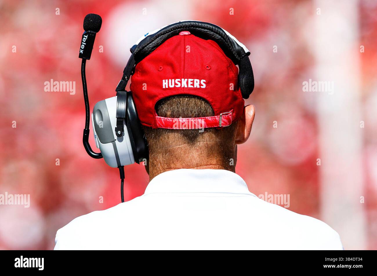 26 settembre 2015 - Lincoln, Nebraska. Stati Uniti - Nebraska Cornhuskers allenatore Mike Riley in azione durante una partita di football della NCAA Division 1 tra i Southern Mississippi Golden Eagles e i Nebraska Cornhuskers al Memorial Stadium di Lincoln, Nebraska ha vinto 36-28.presenze: 89.899.Michael Spomer/Cal Sport Media. (Immagine di credito: © Michael Spomer/CSM via ZUMA Wire) Foto Stock