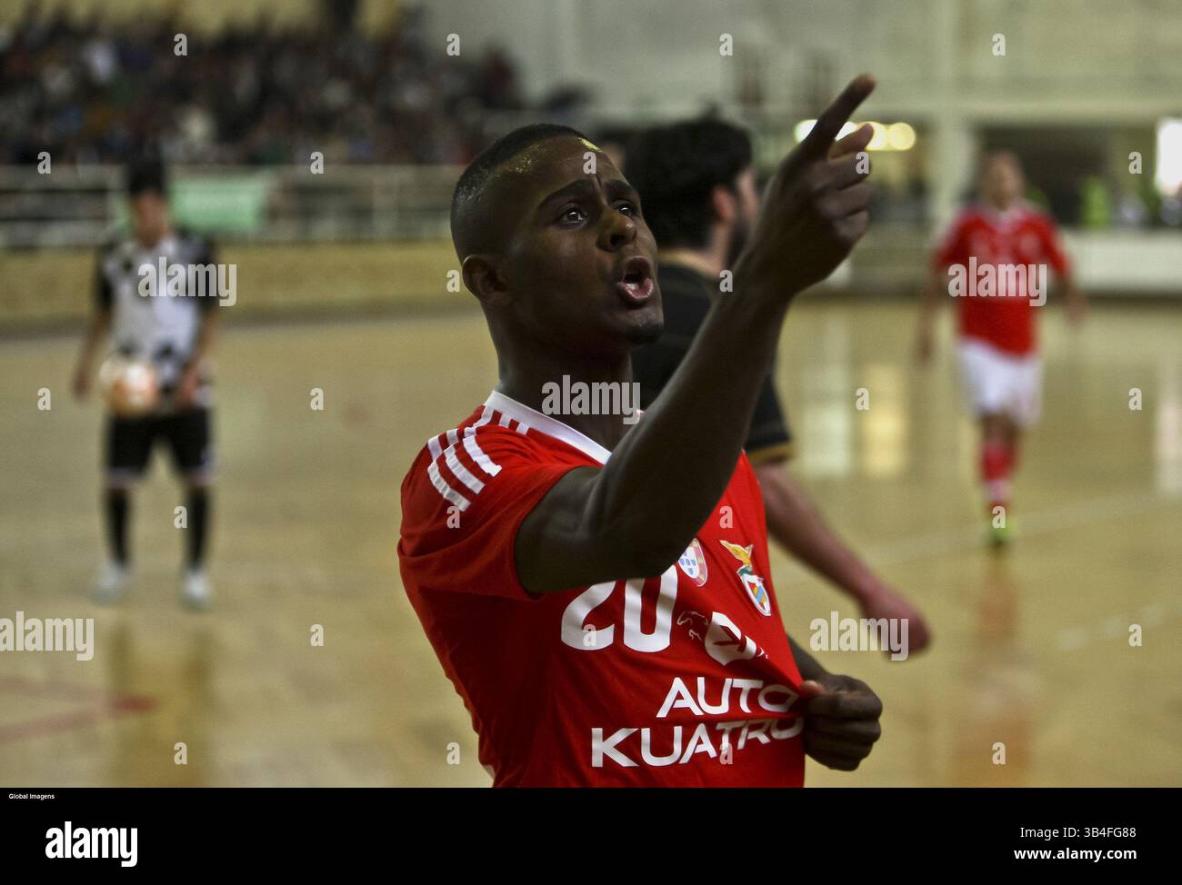 10 ottobre 2015 - Na - Porto, 10/10/2015 - il Boavista Futebol Clube ha ricevuto questo pomeriggio lo Sport Lisboa e Benfica nel Padiglione Infante de Sagres di Porto in partita contando per la 9a prova del Campionato Nazionale - Futsal 1° Divisione 2015/2016. Retromarcia. (Immagine di credito: © Global Imagens/Global Imagens via ZUMA Press/ZUMAPRESS.com) Foto Stock