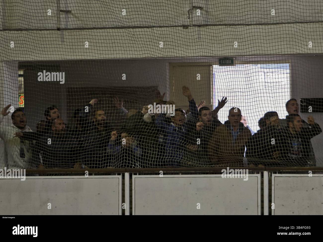 10 ottobre 2015 - Na - Porto, 10/10/2015 - il Boavista Futebol Clube ha ricevuto questo pomeriggio lo Sport Lisboa e Benfica nel Padiglione Infante de Sagres di Porto in partita contando per la 9a prova del Campionato Nazionale - Futsal 1° Divisione 2015/2016. Claque di Boavista. (Immagine di credito: © Global Imagens/Global Imagens via ZUMA Press/ZUMAPRESS.com) Foto Stock
