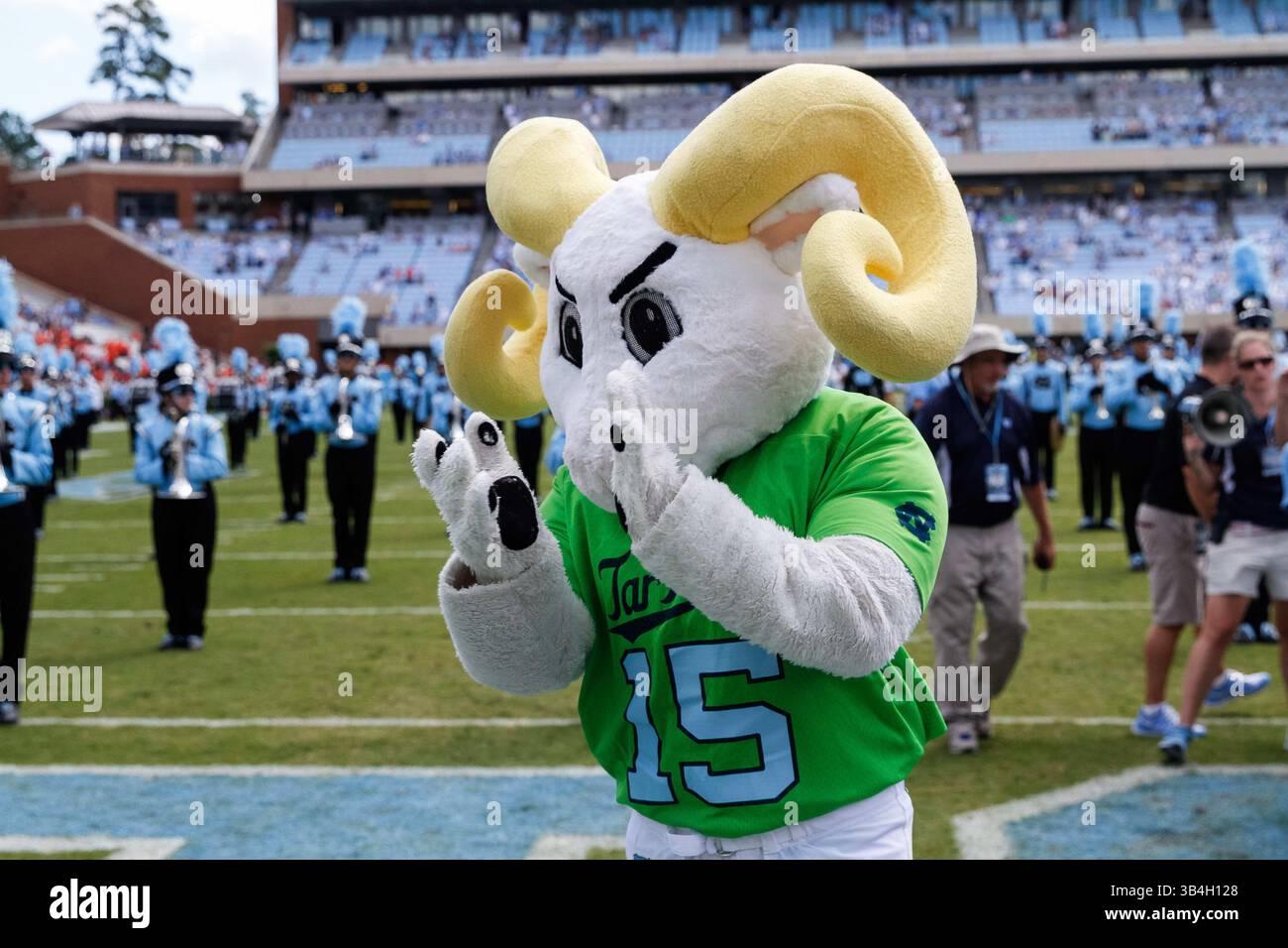 19 settembre 2015: Incontro di calcio NCAA tra i Fighting Illini dell'Illinois e i North Carolina Tarheels al Kenan Memorial Stadium di Chapel Hill, North Carolina. Scott Kinser/CSM(immagine di credito: © Scott Kinser/CSM via ZUMA Wire) Foto Stock