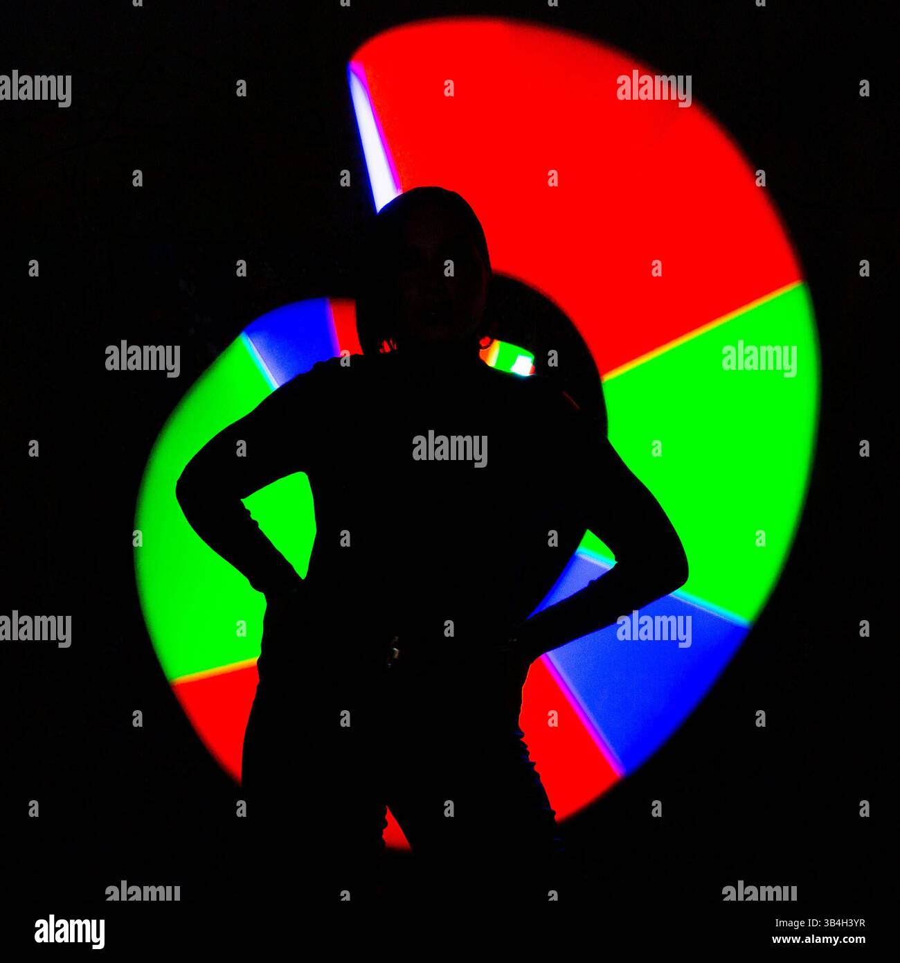 Silhouette della ruota a colori - Ritratto di pittura leggera in Studio, Alphaville-SP, Brasile Foto Stock