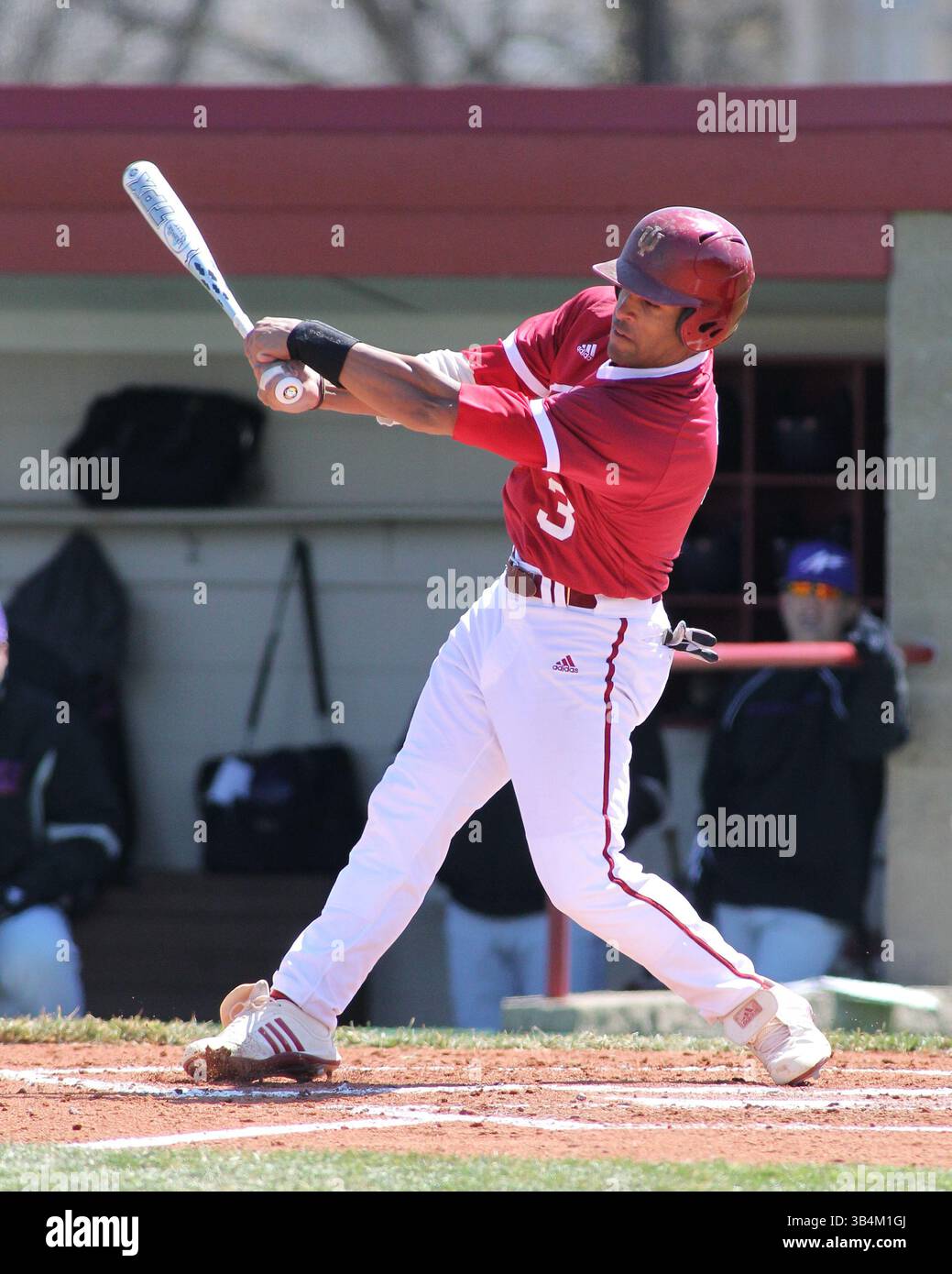 27 marzo 2011: Indiana Hoosiers Infield/Outfield Johnson, Micah (3) in battuta durante una partita di baseball NCAA tra la Evansville University e l'Indiana University presso Sembower Field a Bloomington, Indiana. (Immagine di credito: © Pat Lovell/Cal Sport Media/ZUMAPRESS.com) Foto Stock