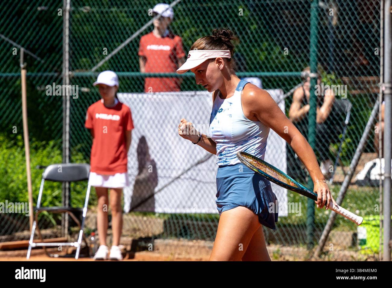 Darja Semenistaja (LAT) ballt die Faust nach einem Satzgewinn. Foto Stock