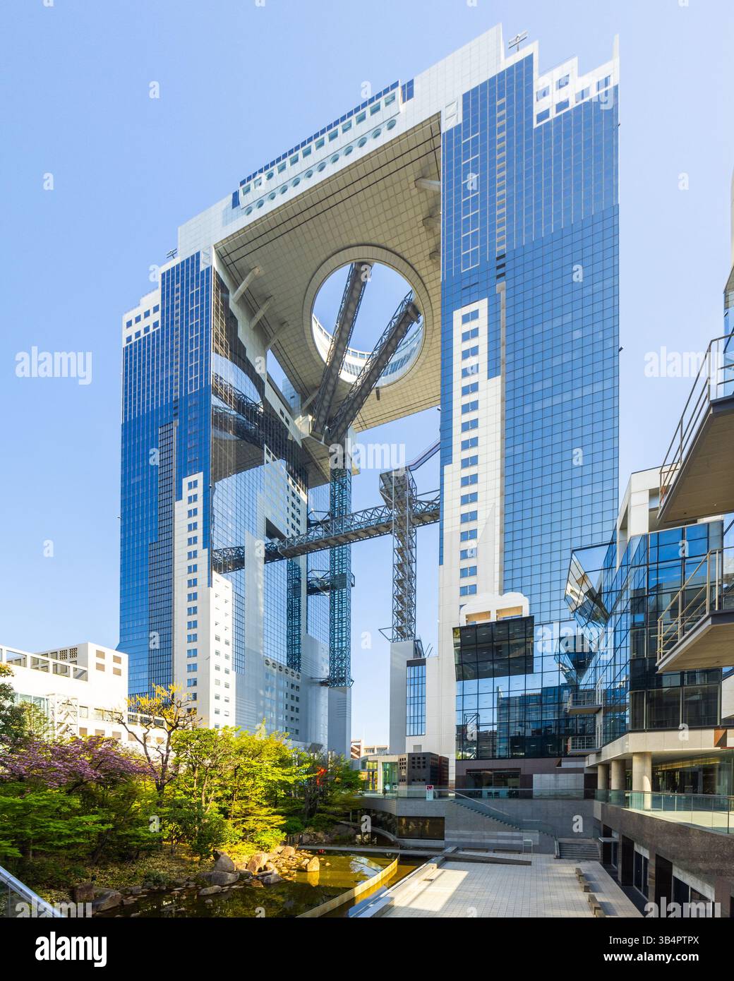 Umeda Sky Building di Osaka, progettato da Hiroshi Hara in stile metabolista Foto Stock
