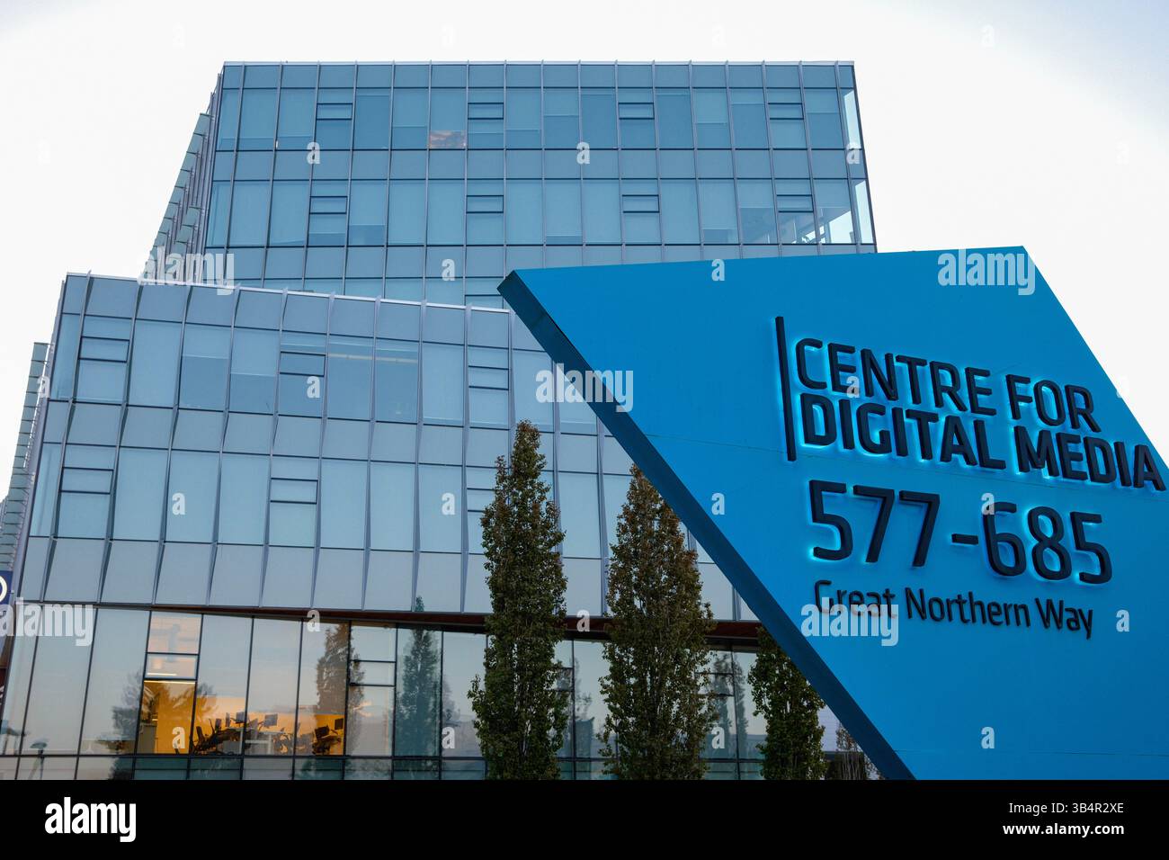 Il cartello Centre for Digital Media si trova lungo la Great Northern Way a False Creek Flats, Vancouver, British Columbia. Foto Stock