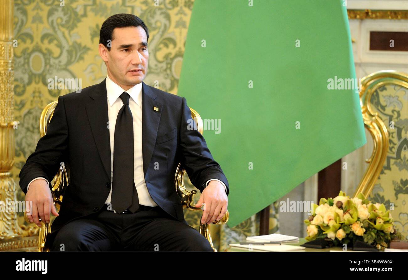 10 giugno 2022, Mosca, Oblast' di Mosca, Russia: Il presidente turkmeno Serdar Berdimuhamedow durante un incontro bilaterale con il presidente russo Vladimir Putin, al Cremlino, 10 giugno 2022 a Mosca, Russia. (Immagine di credito: © Mikhail Klimentyev/Cremlino Pool/Planet Pix tramite ZUMA Press Wire) Foto Stock