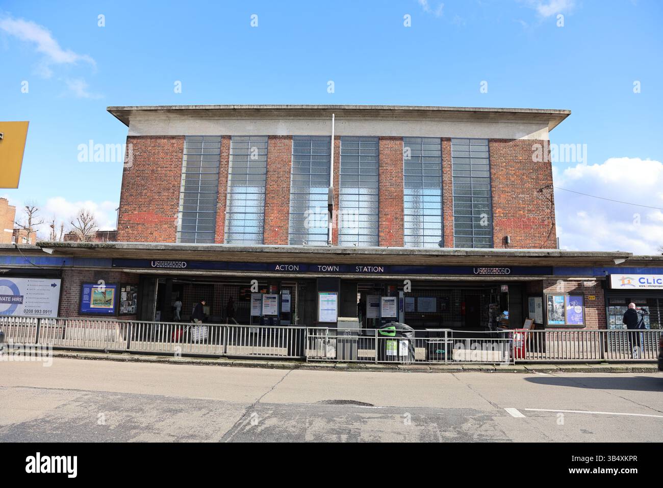 Stazione della metropolitana di Acton Town London Foto Stock