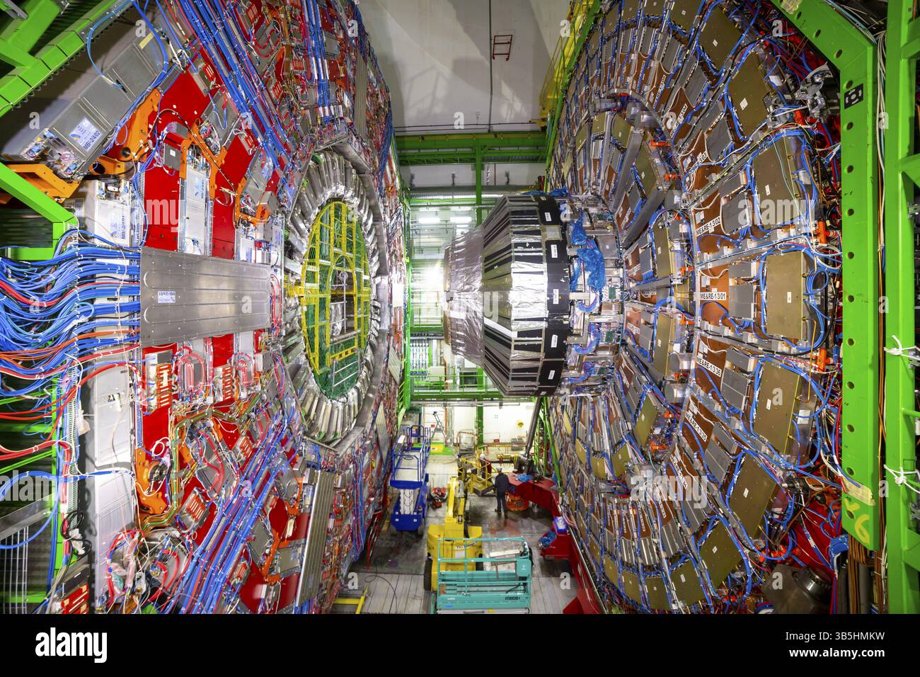 CERN, Francia - 25 giugno 2019: Una parte del Large Hadron Collider (LHC) viene vista sottoterra nella parte francese del CERN Foto Stock
