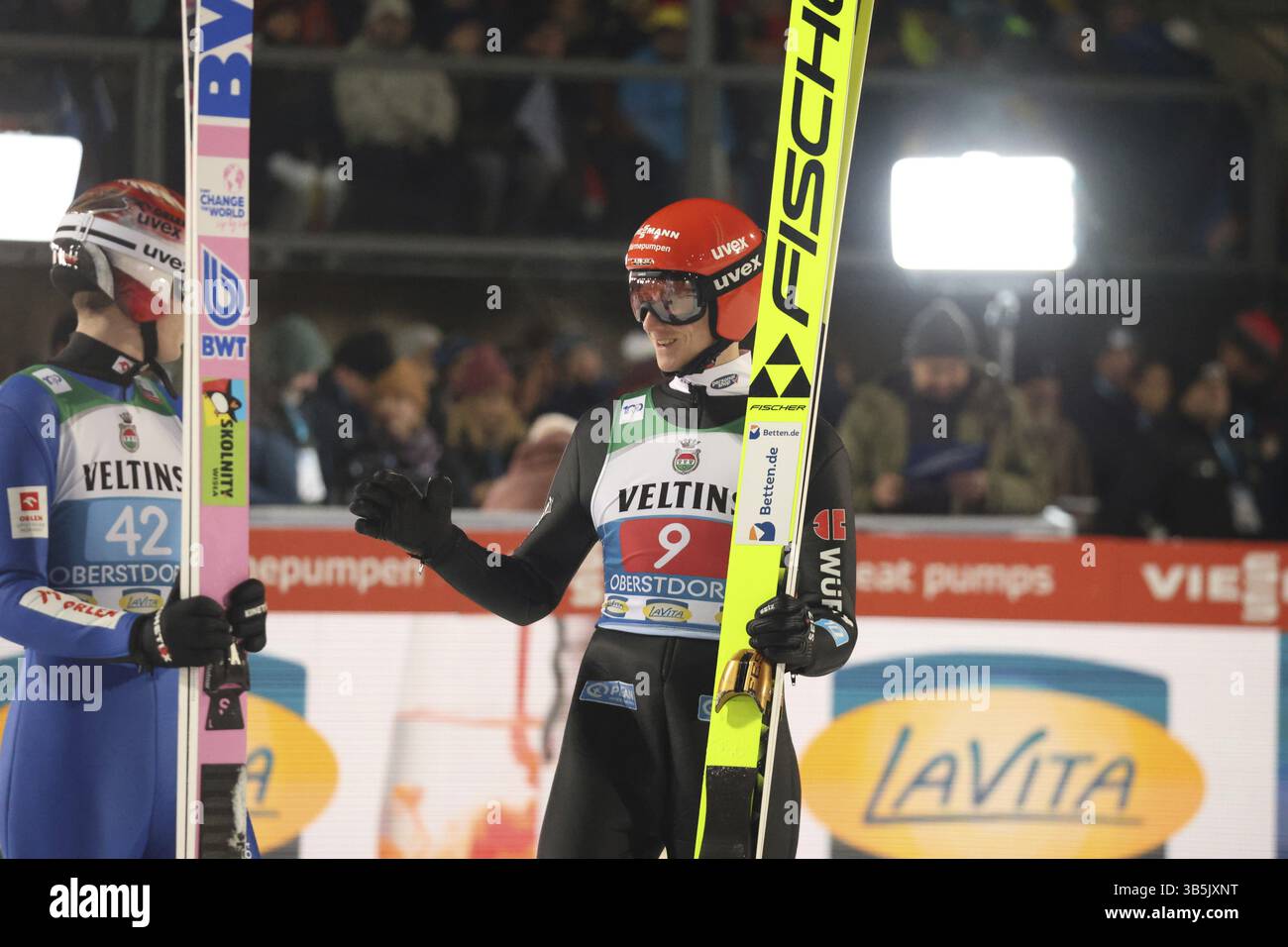Karl Geiger (SC Oberstdorf) alla gara di apertura del 73° Torneo Four Hills Oberstdorf, Oberstdorf, Germania / Germania Foto Stock