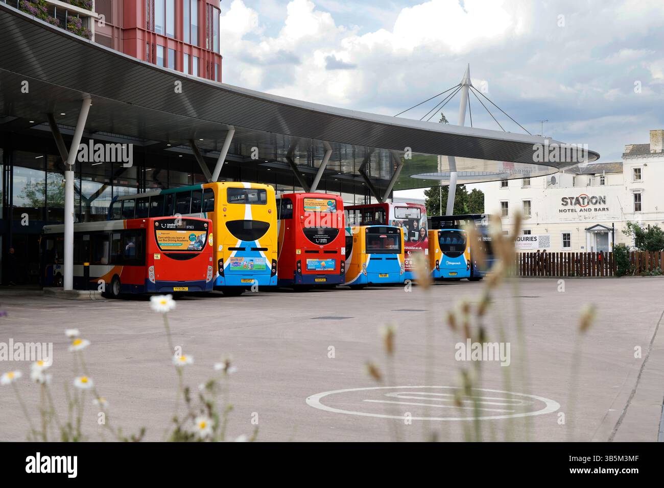 Gloucester Transport Hub, Station Road, Gloucester, Gloucestershire, Regno Unito Foto Stock