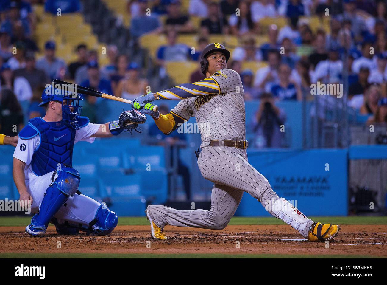 2 settembre 2022, Los Angeles, California, Stati Uniti: Juan Soto 22 dei San Diego Padres ottiene una hit durante la partita MLB contro i Los Angeles Dodgers venerdì 2 settembre 2022 al Dodger Stadium di Los Angeles, California. I Dodgers perdono contro Padres, 1-7. ARIANA RUIZ/PI (immagine di credito: © Prensa Internacional via ZUMA Press Wire) Foto Stock