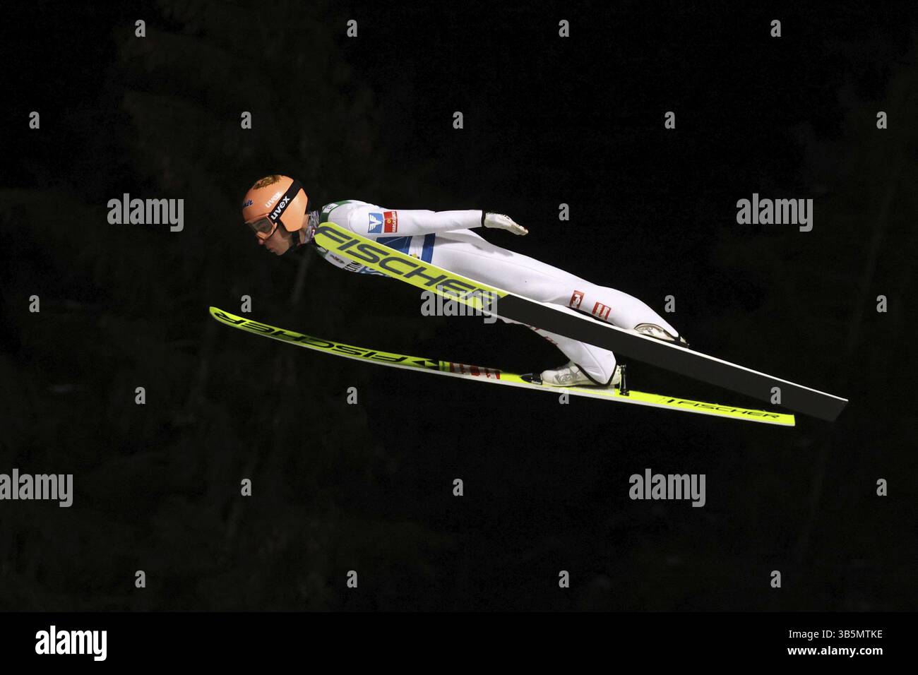 Stefan Kraft (Austria / AUT) alla qualificazione per l'evento inaugurale di salto con gli sci del 73° Torneo Four Hills di Oberstdorf, Oberstdorf, Germa Foto Stock