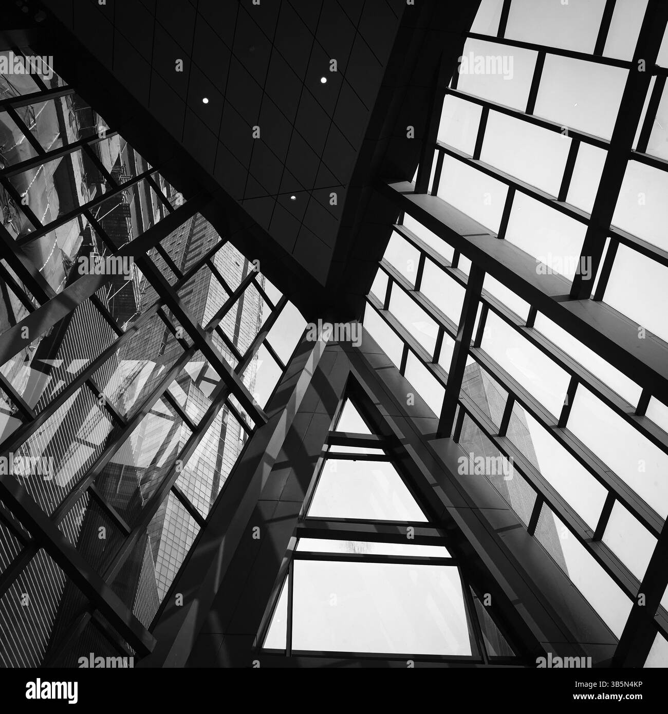 Foto in bianco e nero dell'architettura astratta e moderna dell'edificio Foto Stock