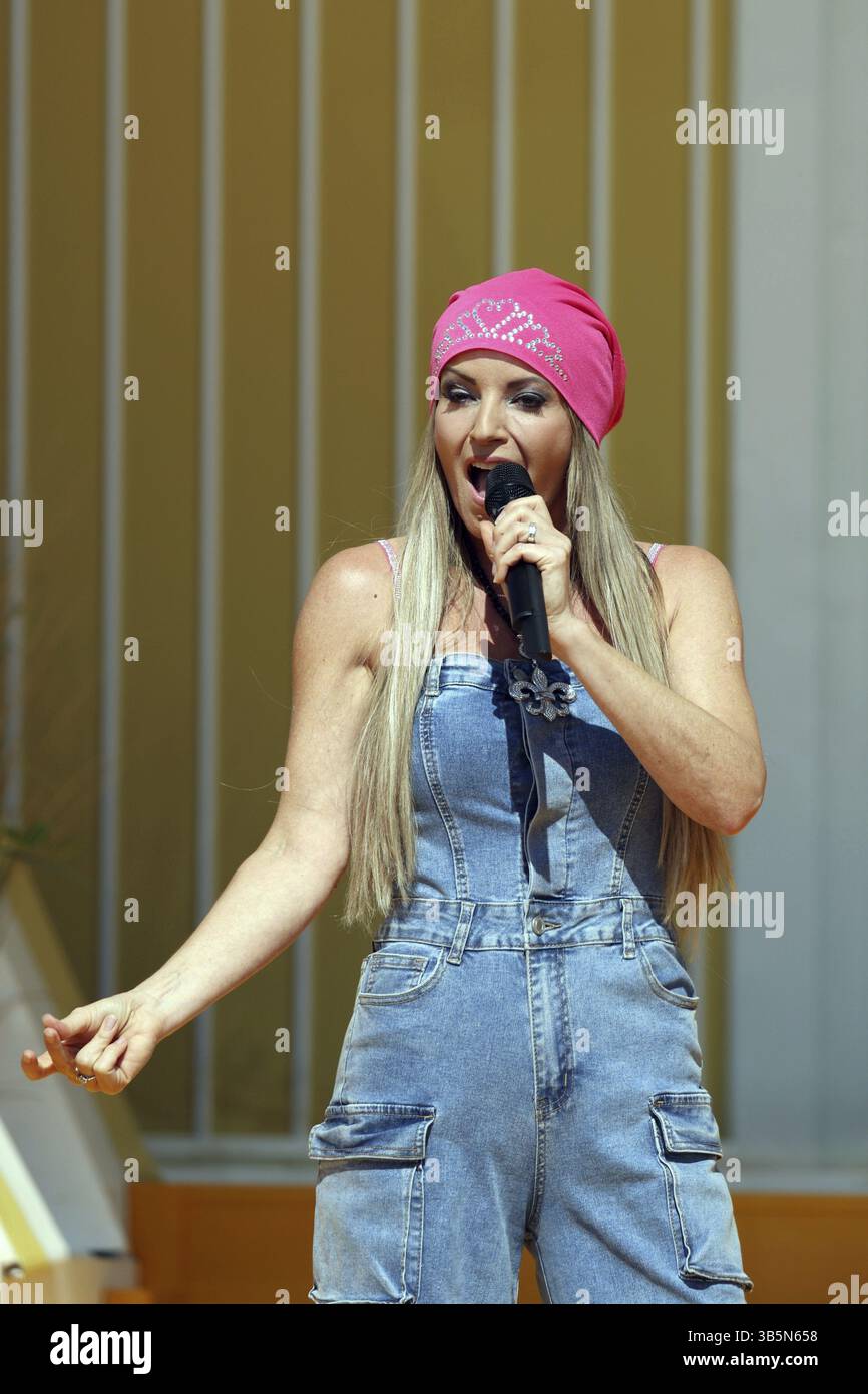 Misha Kovar (cantante/musicista) nel programma TV ARD Immer wieder sonntag, Rust, Germania / Germania Foto Stock