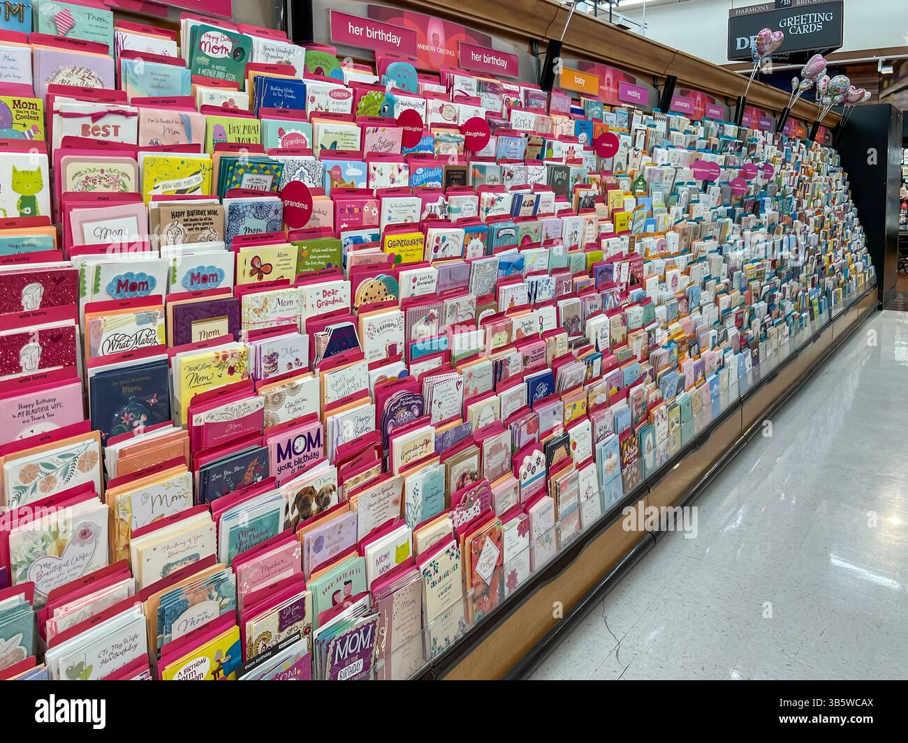 Biglietto di auguri in un supermercato di Salt Lake City, Utah, Stati Uniti. Foto Stock