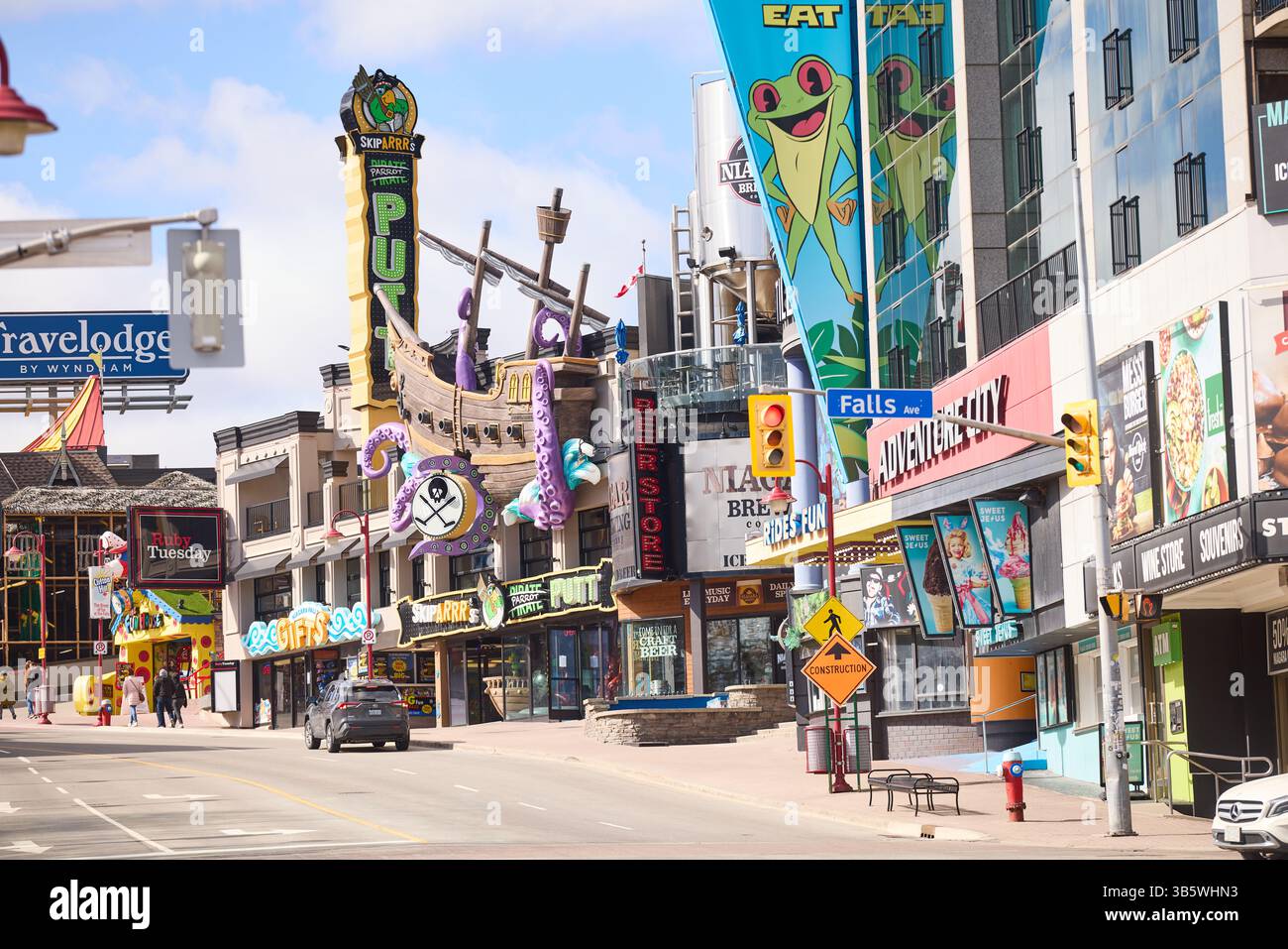 Cascate del Niagara Ontario canadese e New York al confine con gli Stati Uniti, Clifton Hill Canada Foto Stock