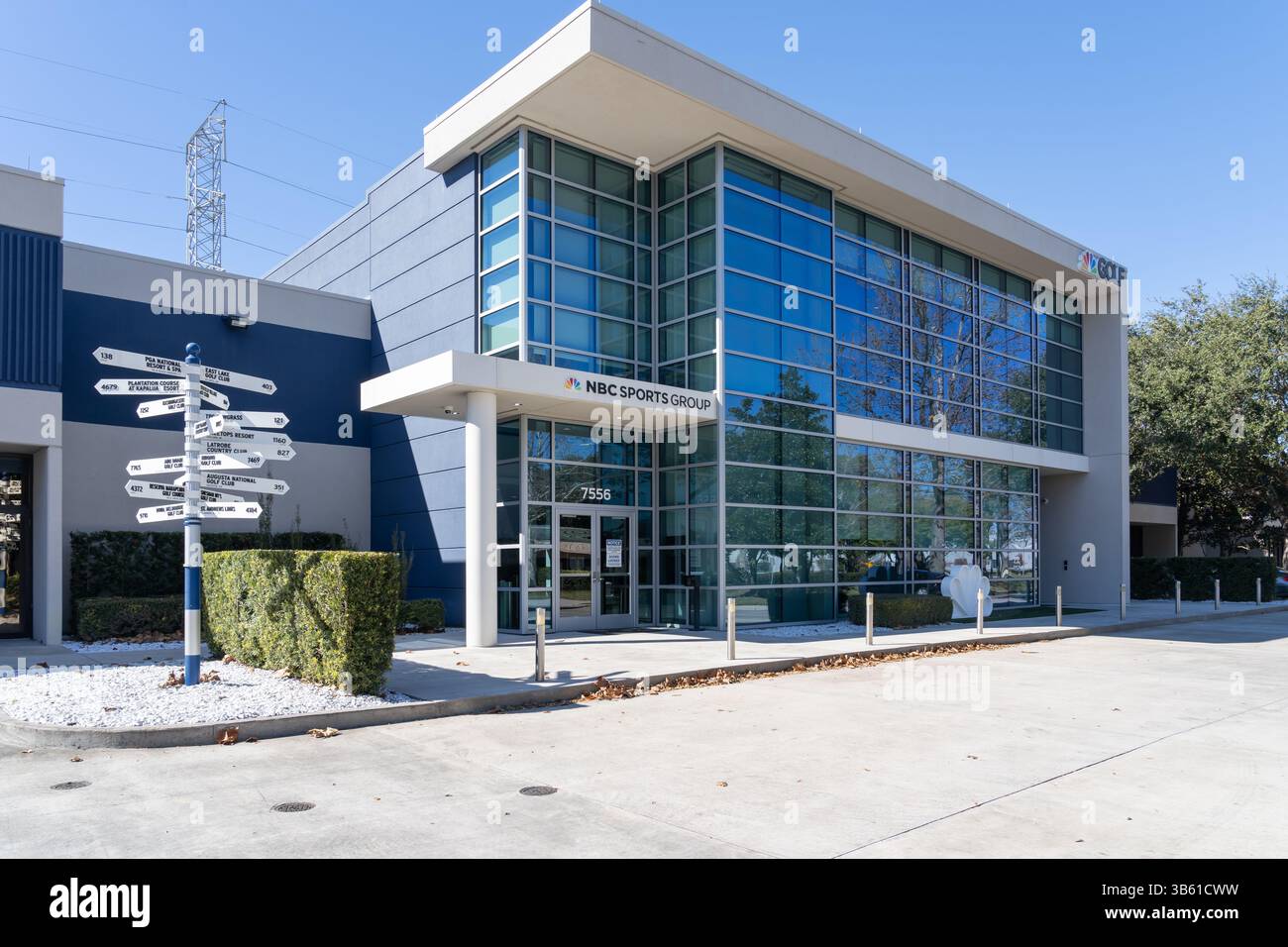 Orlando, Florida, USA - 30 gennaio 2022: Edificio per uffici della NBC Sports Group a Orlando, Florida, USA. Foto Stock
