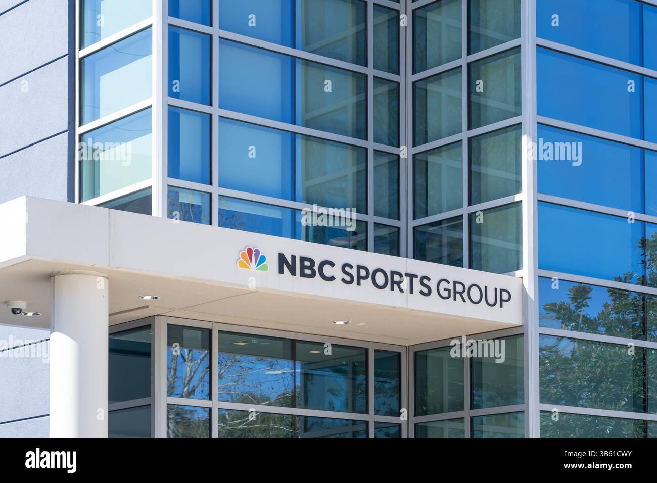 Orlando, Florida, USA - 30 gennaio 2022: Edificio per uffici della NBC Sports Group a Orlando, Florida, USA. Foto Stock