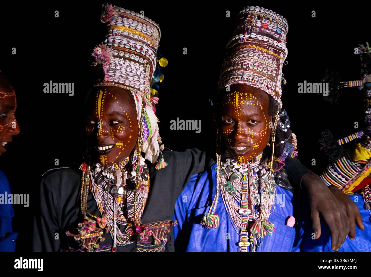 Membri delle tribù nomadi Wodaabe, regione del lago Ciad, Ciad Foto Stock